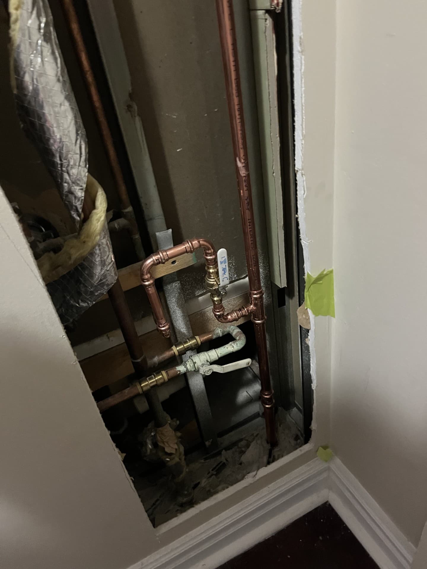 Copper water line and shutoff valve - FDR Plumbing, Burlington, ON
